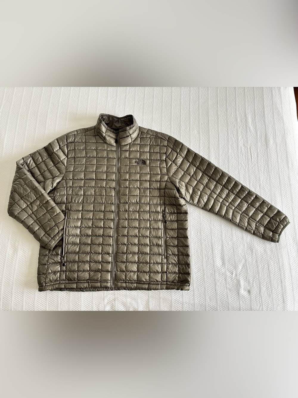 The North Face Men's Quilted Puffer Jacket - Grey
